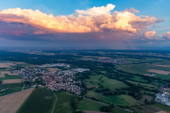 Vue aérienne de Pluie sur le Rhin à Rohrbach dans le département Rhénanie-Palatinat, Allemagne