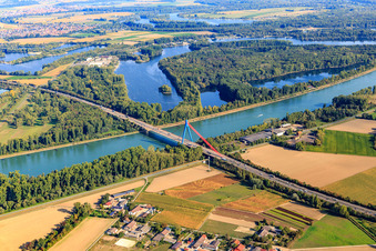 Vue aérienne de Pont du Rhin de Spire pour l'A61 depuis le sud à Hockenheim dans le département Bade-Wurtemberg, Allemagne