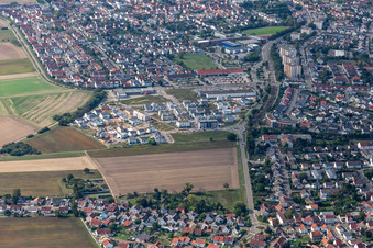 Vue aérienne de Zone de développement Quartier 2020 Biegen-Durlacher Weg à le quartier Hochstetten in Linkenheim-Hochstetten dans le département Bade-Wurtemberg, Allemagne