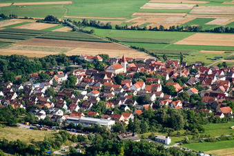 Vue aérienne de Village - Vue à le quartier Pfäffingen in Ammerbuch dans le département Bade-Wurtemberg, Allemagne