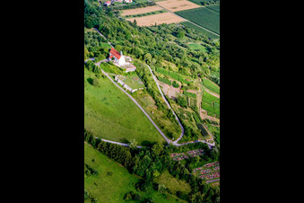 Vue aérienne de Chapelle Wurmlinger - Chapelle Saint-Remi à le quartier Hirschau in Tübingen dans le département Bade-Wurtemberg, Allemagne