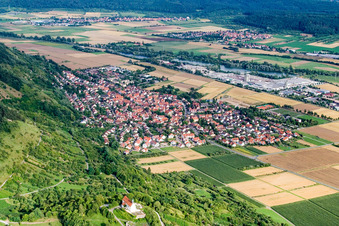 Vue aérienne de Sous la chapelle Wurmlinger à le quartier Hirschau in Tübingen dans le département Bade-Wurtemberg, Allemagne