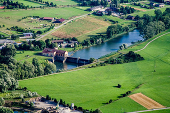 Vue aérienne de Écluses sur le Neckar à Tübingen à Rottenburg am Neckar dans le département Bade-Wurtemberg, Allemagne