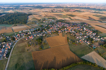 Schœnenbourg dans le département Bas Rhin, France depuis l'avion