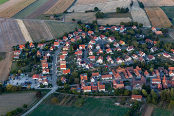 Vue aérienne de Rue Pasteur Stricker à Hunspach dans le département Bas Rhin, France