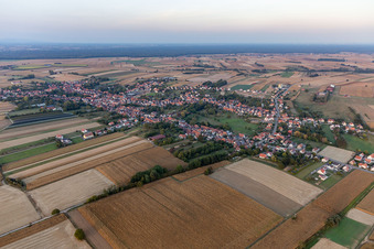 Seebach dans le département Bas Rhin, France du point de vue du drone