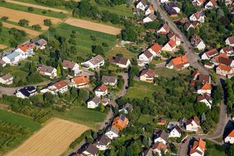 Vue aérienne de Kelterstr à le quartier Obernhausen in Birkenfeld dans le département Bade-Wurtemberg, Allemagne