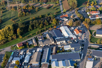 Vue aérienne de Zone industrielle de la Benzstrasse, Industriestrasse à le quartier Eggenstein in Eggenstein-Leopoldshafen dans le département Bade-Wurtemberg, Allemagne