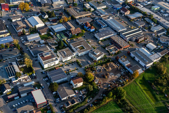 Vue d'oiseau de Centre informatique de l'Église de la Fondation du sud-ouest de l'Allemagne à le quartier Eggenstein in Eggenstein-Leopoldshafen dans le département Bade-Wurtemberg, Allemagne