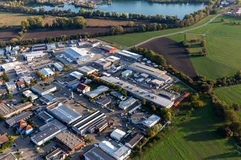 Vue aérienne de Zone industrielle Industriestraße, Junkersring à le quartier Eggenstein in Eggenstein-Leopoldshafen dans le département Bade-Wurtemberg, Allemagne