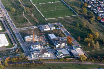 Vue aérienne de Zone commerciale de la rue Johann-Georg-Schlosser à le quartier Neureut in Karlsruhe dans le département Bade-Wurtemberg, Allemagne