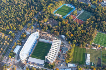 Vue oblique de Chantier de construction du nouveau Wildparkstadion du KSC à le quartier Innenstadt-Ost in Karlsruhe dans le département Bade-Wurtemberg, Allemagne