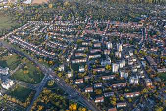 Vue aérienne de Hagsfeld à le quartier Rintheim in Karlsruhe dans le département Bade-Wurtemberg, Allemagne