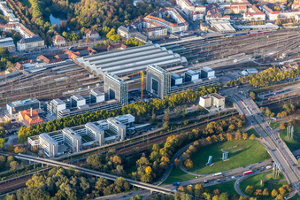 Vue oblique de Chantier de construction du nouveau bâtiment de bureaux et commercial sur la Schwarzwaldstraße à le quartier Südweststadt in Karlsruhe dans le département Bade-Wurtemberg, Allemagne