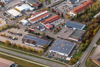 Vue aérienne de Schuh One, ALDI et Autohaus Euler à Bad Bergzabern dans le département Rhénanie-Palatinat, Allemagne