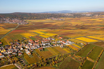 Vue oblique de Herxheim am Berg dans le département Rhénanie-Palatinat, Allemagne