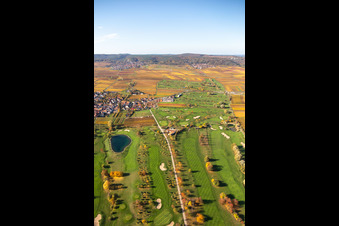 Vue oblique de Route des vins allemands du Golf Garden à Dackenheim dans le département Rhénanie-Palatinat, Allemagne