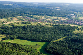 Vue aérienne de Montagne de vinaigre à le quartier Obernhausen in Birkenfeld dans le département Bade-Wurtemberg, Allemagne