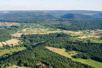 Vue aérienne de Montagne de vinaigre à le quartier Obernhausen in Birkenfeld dans le département Bade-Wurtemberg, Allemagne