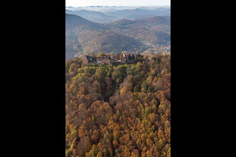 Photographie aérienne de Ruines du château de Madenburg à Eschbach dans le département Rhénanie-Palatinat, Allemagne