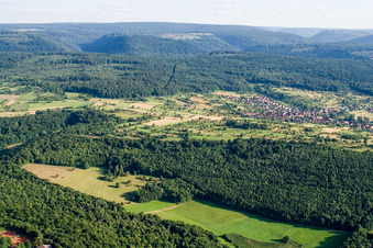 Photographie aérienne de Montagne de vinaigre à le quartier Obernhausen in Birkenfeld dans le département Bade-Wurtemberg, Allemagne