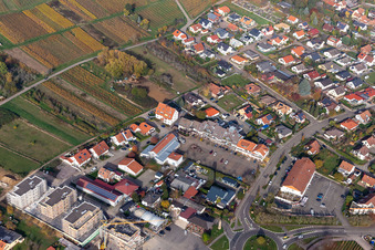 Vue aérienne de St. Urbanplatz à le quartier Schweigen in Schweigen-Rechtenbach dans le département Rhénanie-Palatinat, Allemagne
