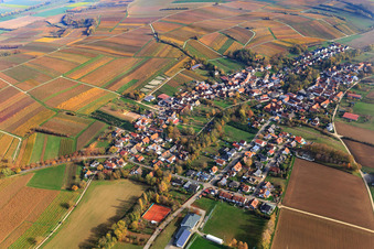 Vue aérienne de Vue du village depuis le sud-ouest à Dierbach dans le département Rhénanie-Palatinat, Allemagne