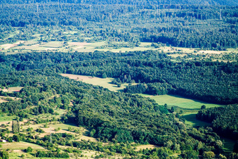 Montagne de vinaigre à le quartier Obernhausen in Birkenfeld dans le département Bade-Wurtemberg, Allemagne d'en haut