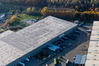 Vue d'oiseau de Parc industriel de Horst avec Magna Exteriors, Zufall Logistics, STS Group et Thermo Fisher à le quartier Minderslachen in Kandel dans le département Rhénanie-Palatinat, Allemagne