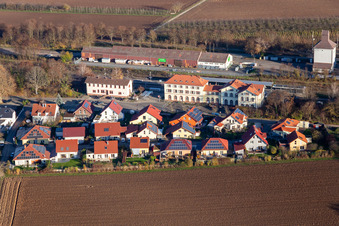 Vue oblique de Gare ferroviaire à Winden dans le département Rhénanie-Palatinat, Allemagne