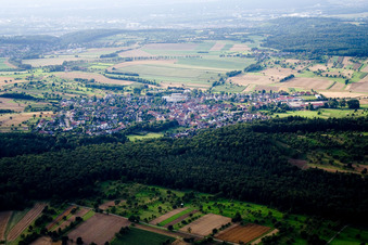 Vue aérienne de Du sud à le quartier Stupferich in Karlsruhe dans le département Bade-Wurtemberg, Allemagne