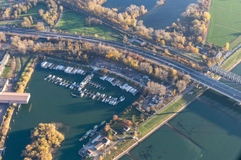 Vue aérienne de Marina Motorboat Club Kalsruhe eV à le quartier Knielingen in Karlsruhe dans le département Bade-Wurtemberg, Allemagne