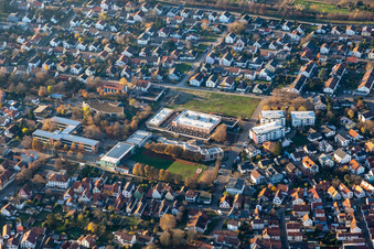 Vue aérienne de Tullahalle, Rheinhalle à le quartier Maximiliansau in Wörth am Rhein dans le département Rhénanie-Palatinat, Allemagne