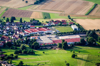 Vue aérienne de Vogelsitze GmbH, Kleinsteinbacherstraße 44 à le quartier Stupferich in Karlsruhe dans le département Bade-Wurtemberg, Allemagne