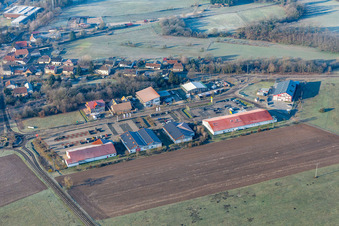 Vue aérienne de Centres commerciaux à Neulauterburg à Berg dans le département Rhénanie-Palatinat, Allemagne