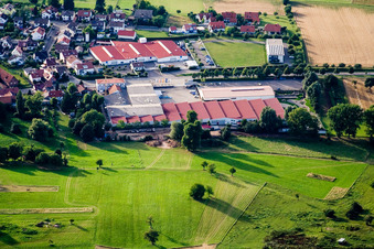 Vue oblique de Vogelsitze GmbH, Kleinsteinbacherstraße 44 à le quartier Stupferich in Karlsruhe dans le département Bade-Wurtemberg, Allemagne