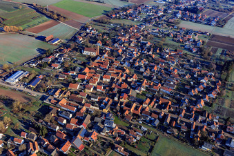 Vue aérienne de Vue du village depuis le sud-ouest à Kapsweyer dans le département Rhénanie-Palatinat, Allemagne
