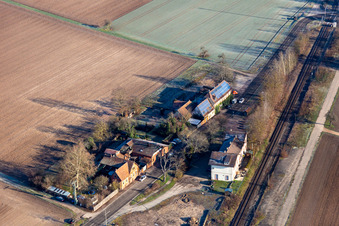 Vue aérienne de Radhaus Schultz en face de la gare de Schaidt à Steinfeld dans le département Rhénanie-Palatinat, Allemagne