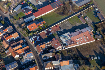 Vue oblique de Autohaus Frey GmbH & Co.KG à Minfeld dans le département Rhénanie-Palatinat, Allemagne