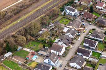 Enregistrement par drone de Dans la roseraie à Winden dans le département Rhénanie-Palatinat, Allemagne