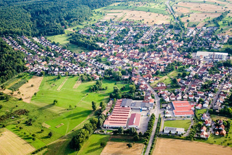 Vue aérienne de Vue sur le village à le quartier Stupferich in Karlsruhe dans le département Bade-Wurtemberg, Allemagne