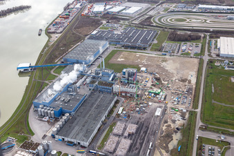 Construction de la nouvelle centrale électrique à gaz et hydrogène de l'usine de papier Palm GmbH & Co. KG dans la zone industrielle de Wörth-Oberwald à Wörth am Rhein dans le département Rhénanie-Palatinat, Allemagne vue du ciel