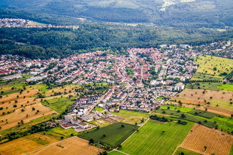 Vue aérienne de De l'est à le quartier Reichenbach in Waldbronn dans le département Bade-Wurtemberg, Allemagne