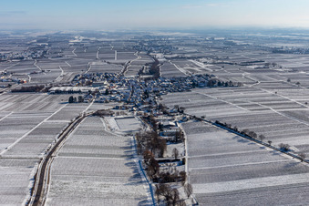 Vue aérienne de Vue aérienne d'hiver sous la neige à Böchingen dans le département Rhénanie-Palatinat, Allemagne
