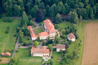 Vue aérienne de Bible Home à le quartier Langensteinbach in Karlsbad dans le département Bade-Wurtemberg, Allemagne