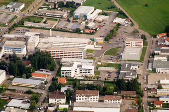 Vue oblique de Ittersbach, zone industrielle à le quartier Im Stockmädle in Karlsbad dans le département Bade-Wurtemberg, Allemagne