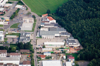Ittersbach, zone industrielle à le quartier Im Stockmädle in Karlsbad dans le département Bade-Wurtemberg, Allemagne d'en haut