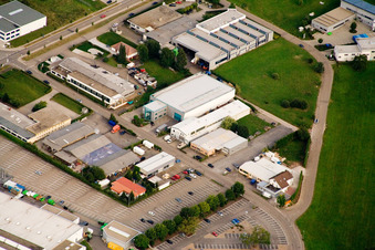 Vue oblique de Ittersbach, zone industrielle à le quartier Im Stockmädle in Karlsbad dans le département Bade-Wurtemberg, Allemagne