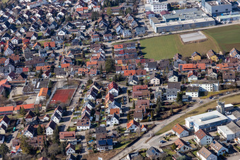 Vue oblique de Rue Peruser à le quartier Malmsheim in Renningen dans le département Bade-Wurtemberg, Allemagne