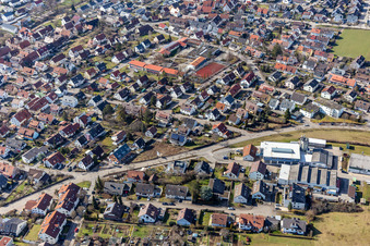 Vue aérienne de Perouser Straße avec Schneider Fensterbau GmbH à le quartier Malmsheim in Renningen dans le département Bade-Wurtemberg, Allemagne
